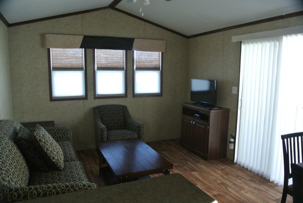Sherkston Shores Beach Resort Port Colborne Room photo