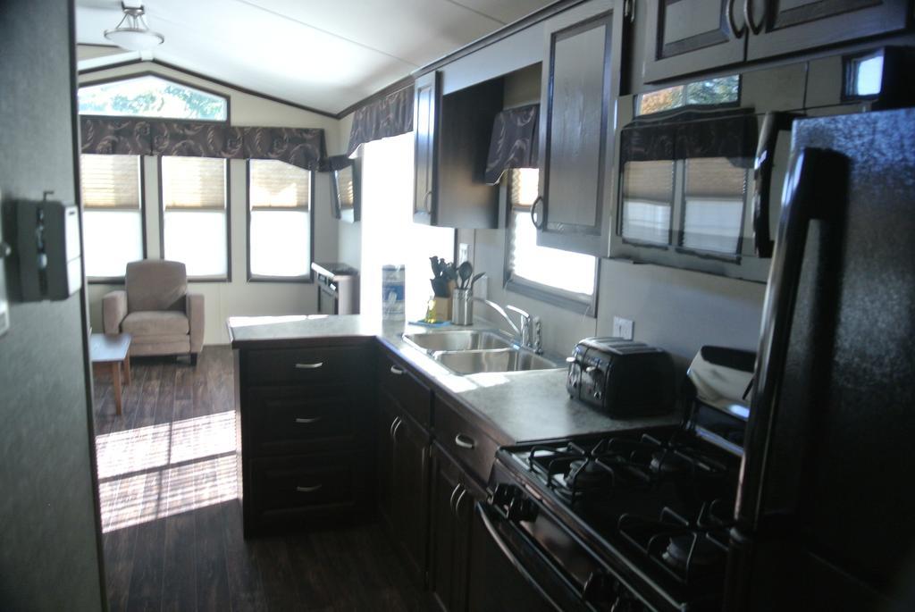 Sherkston Shores Beach Resort Port Colborne Room photo